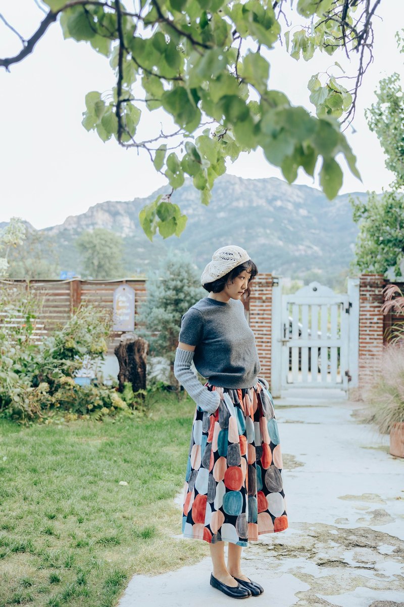 Local gal 日本进口面料彩色手绘水彩圆点印花复古文艺棉布半身裙 - 裙子 - 棉．麻 黑色