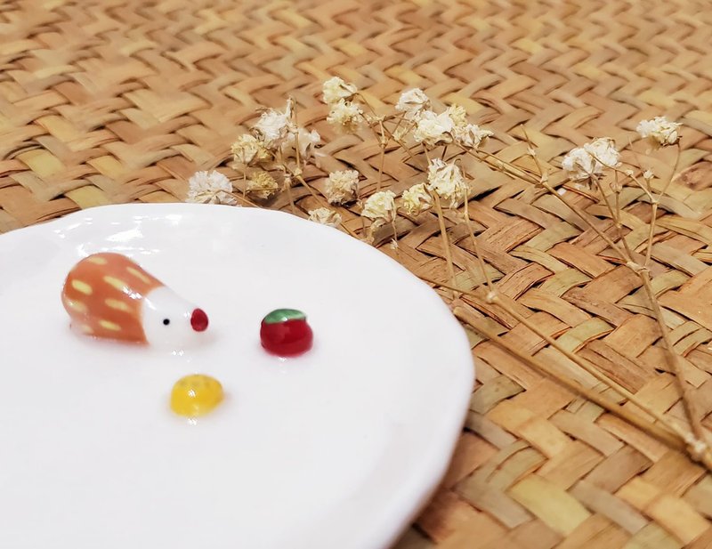 爱吃小刺猬 小碟子.饰品盘 - 浅碟/小碟子 - 陶 多色