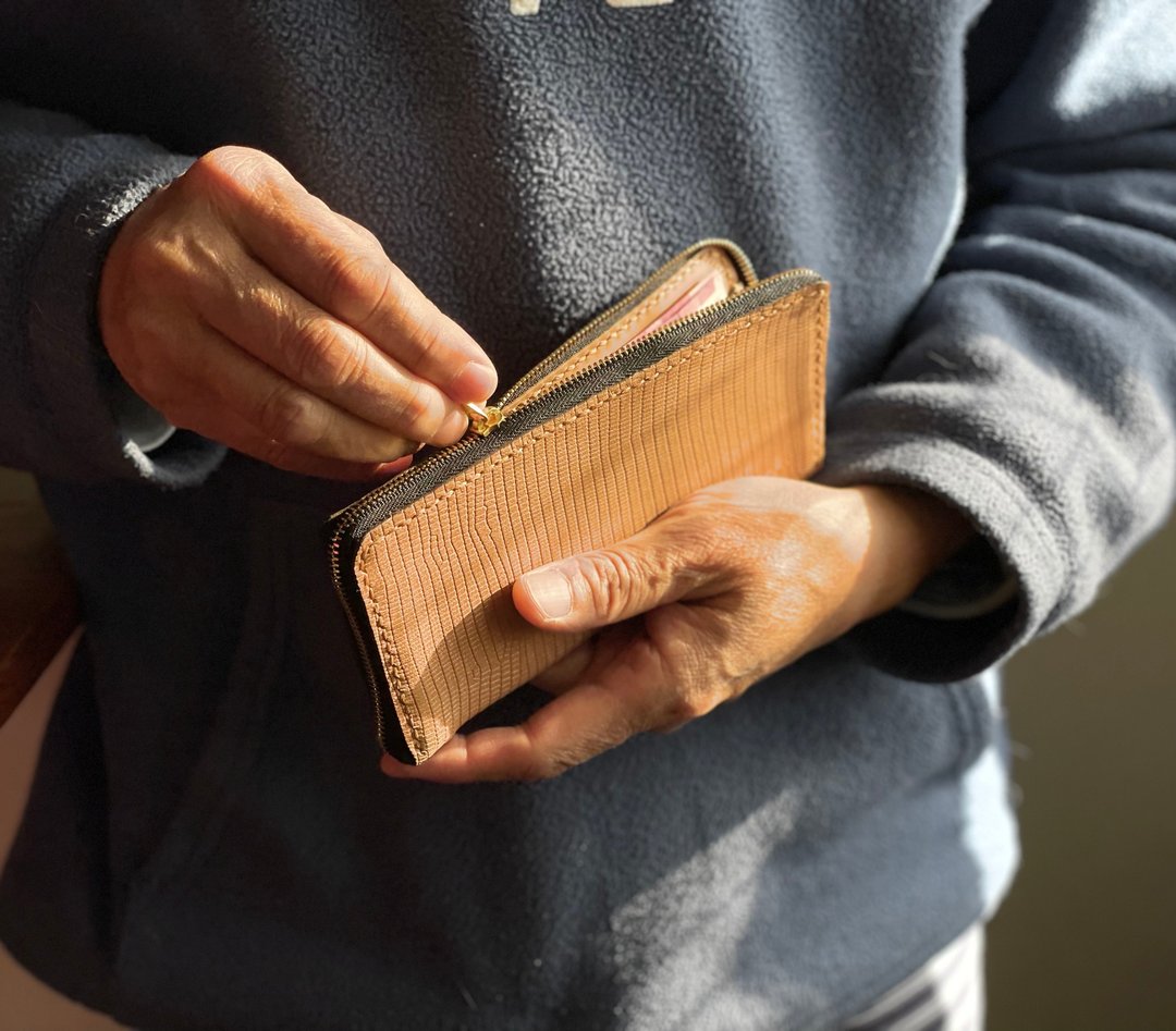 zemoneni 超薄钱夹 ultra-thin wallet 开年好运串串 - 皮夹/钱包 - 真皮 卡其色