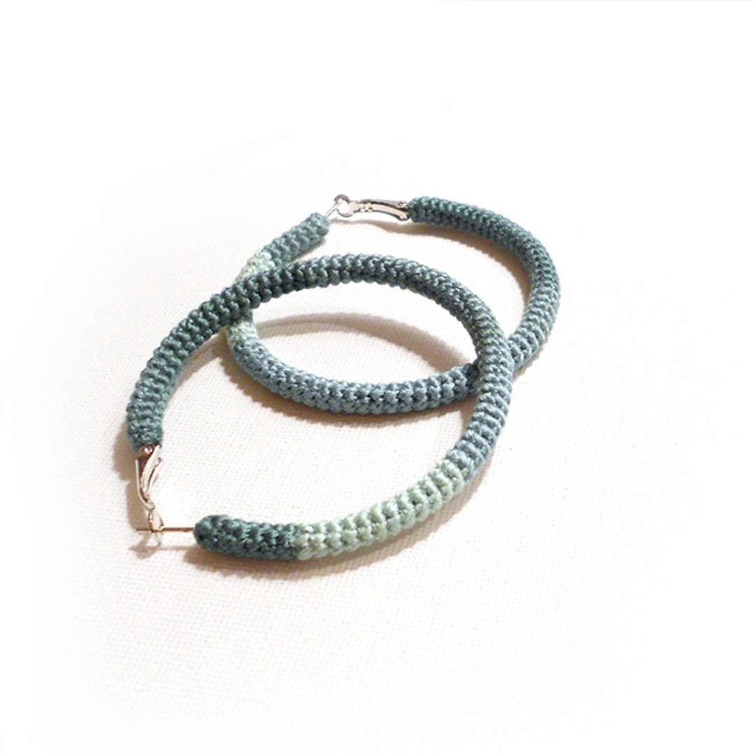 Mint Green Crochet Tube Hoop Earrings - 耳环/耳夹 - 绣线 绿色