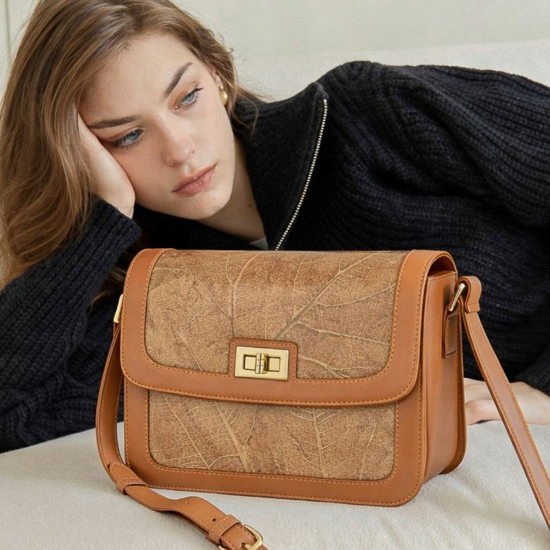 Copenhagen 侧背包 – 焦糖色 (Copenhagen) 斜背包 棕色的 - 其他 - 植物．花 