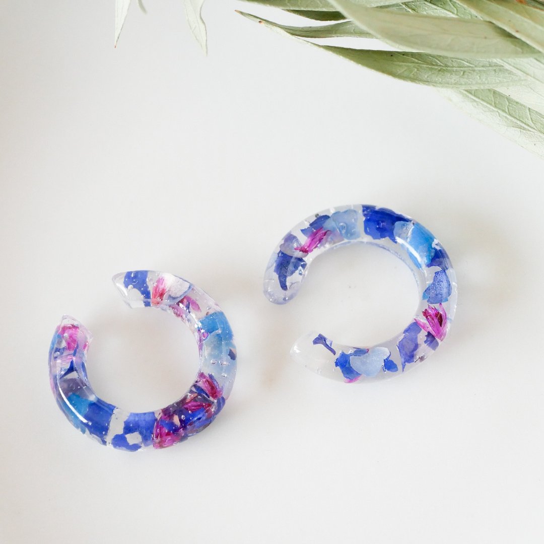 mini size/ear cuff/blue pepper berry and purple flower - 耳环/耳夹 - 树脂 蓝色