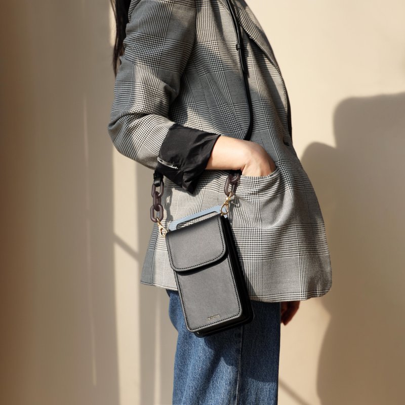 ATHENA Phone Bag in Black - 其他 - 人造皮革 黑色