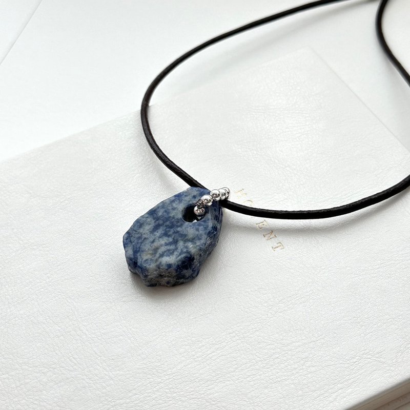 【厘清自我】蓝纹石碎片镀银项链 驱除压力 坚定与勇气治愈心 - 项链 - 半宝石 红色