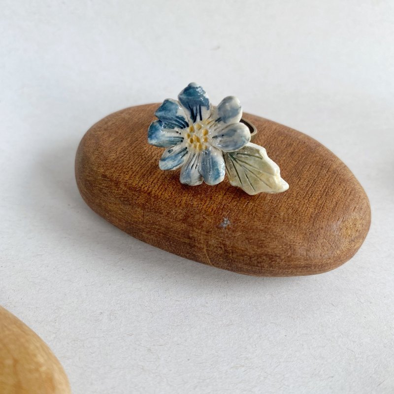 花朵戒指 / 手工陶瓷 - 戒指 - 陶 多色