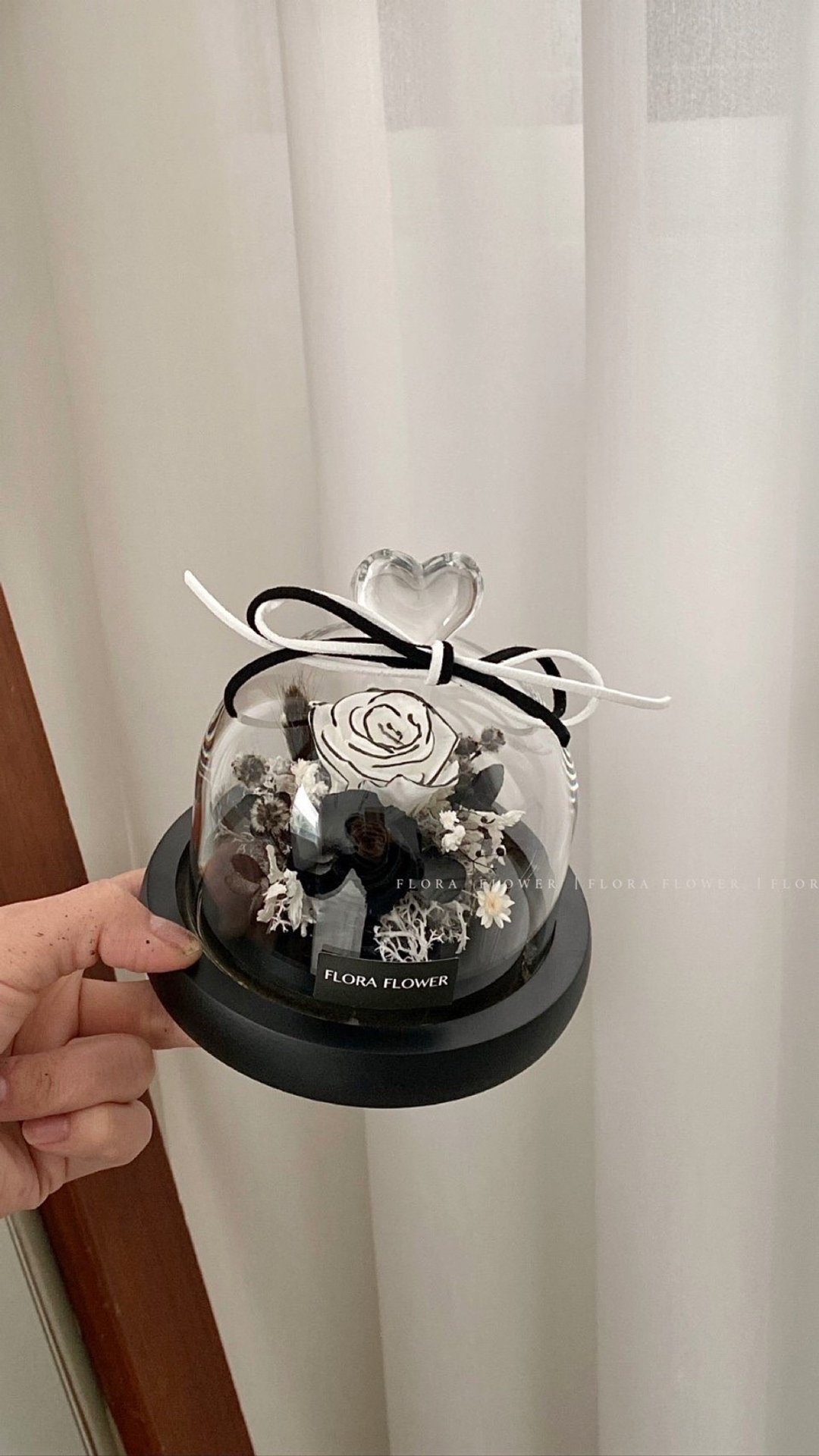 Flora Flower永生花爱心玻璃罩夜灯-经典黑边 - 干燥花/捧花 - 植物．花 黑色