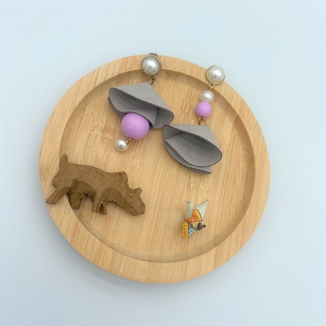 SUNNIE DESIGN 不对称垂坠耳环 - 耳环/耳夹 - 其他材质 灰色