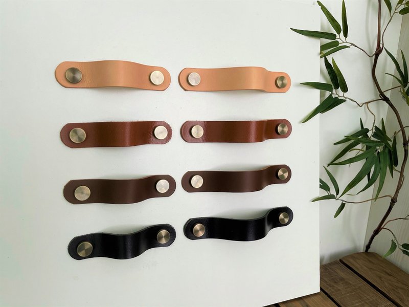 牛皮取手 //  衣柜 //  柜体 // 皮革把手 // 系统柜 // 可订制 - 衣柜/鞋柜 - 真皮 