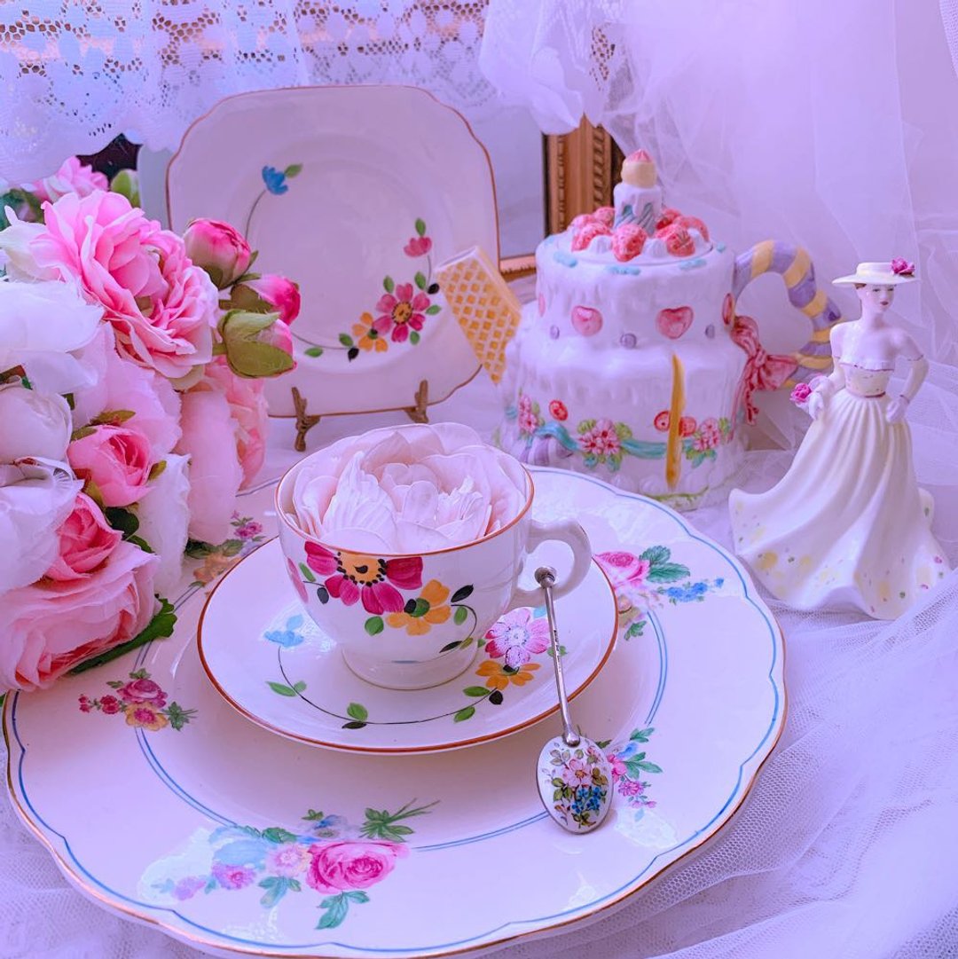 英国骨瓷1936 年Wedgwood集团 Tuscan手绘古董花茶杯咖啡杯两件组 - 其他杯子 - 瓷 多色
