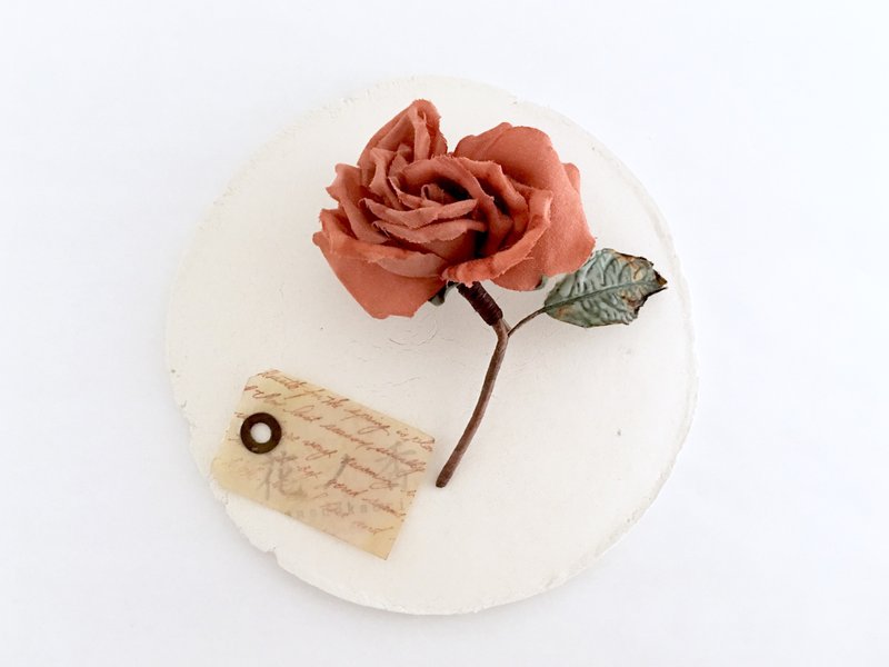 Old rose's corsage (Orange) - 胸针 - 棉．麻 橘色