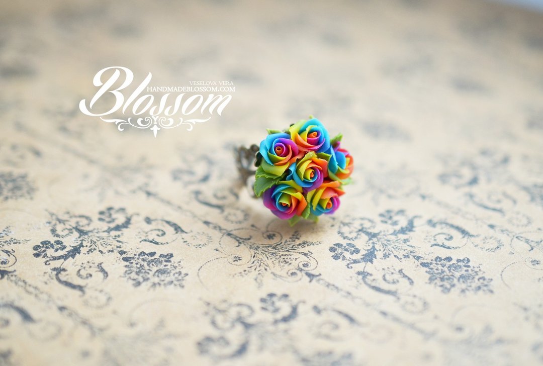 Miniature Rainbow Rose Ring, Multicolor Polymer Clay, Adjustable metal base - 戒指 - 粘土 多色