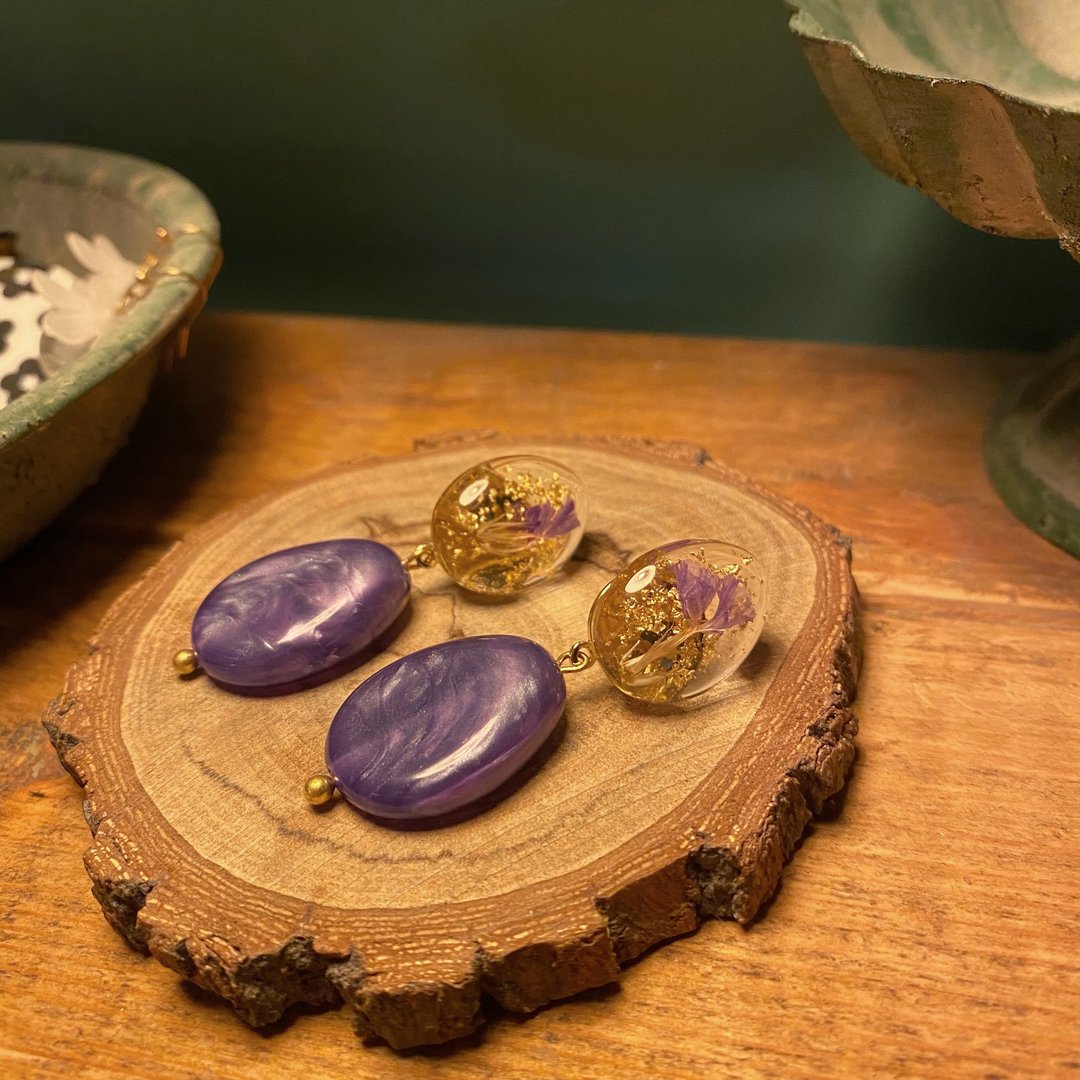 复古迷幻紫色花草金箔耳环 - 耳环/耳夹 - 树脂 紫色