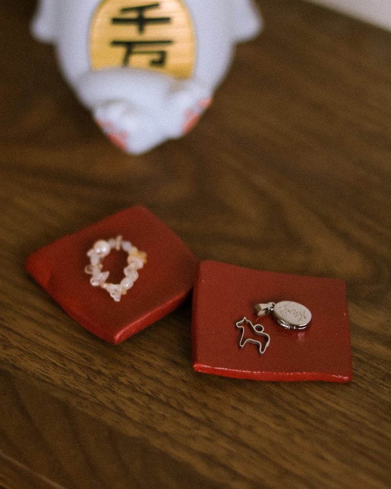 112 小方糕・器皿 2 入 - 香薰/精油/线香 - 陶 红色