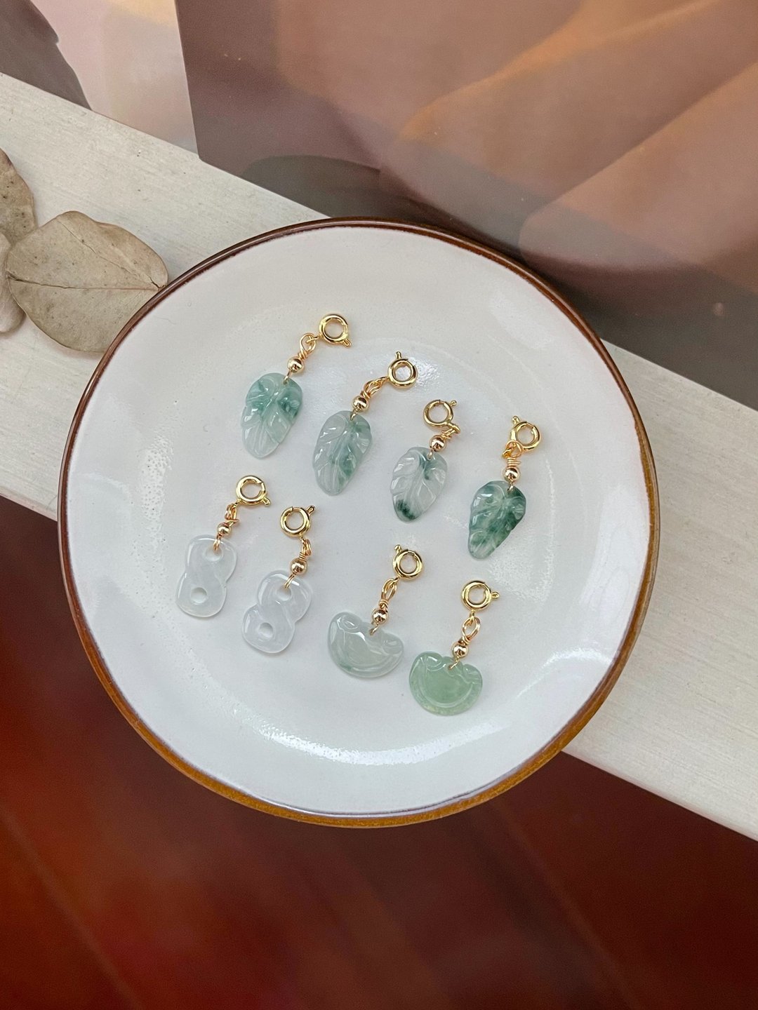冰种翡翠14k包金随意扣 石   |天然缅甸翡翠 - 吊饰 - 玉石 金色