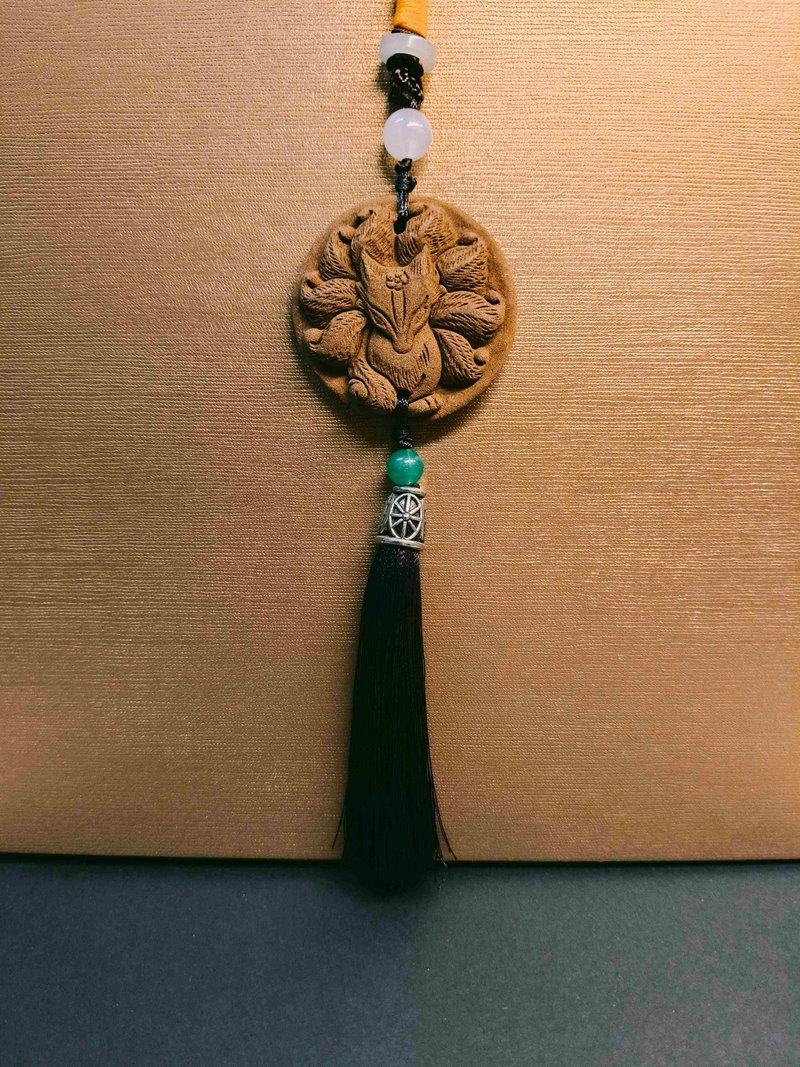 单面九尾狐香牌挂饰 - 吊饰 - 其他材质 咖啡色