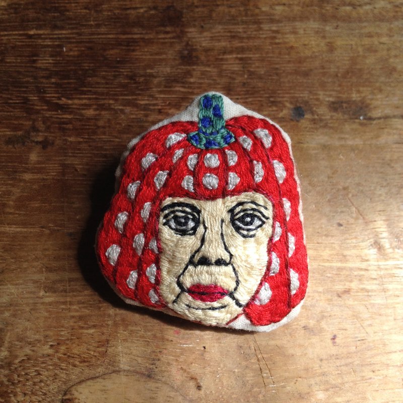 名人系列 草间弥生 Yayoi Kusama / 手工刺绣 别针 胸针 - 胸针 - 绣线 多色
