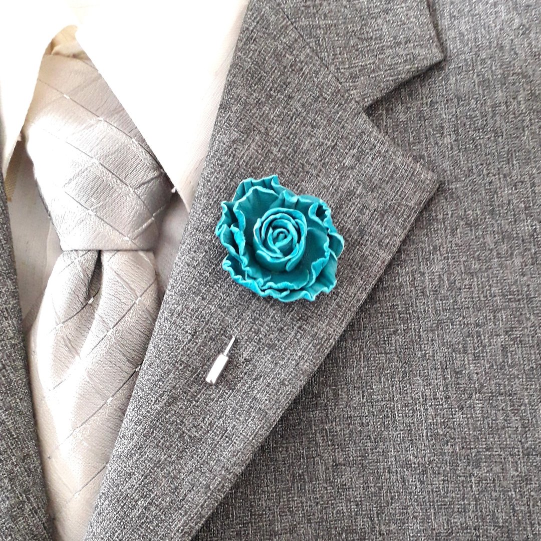 胸針 Men's lapel pin turquoise rose Leather boutonniere 3rd anniversary gift - 胸针 - 真皮 绿色