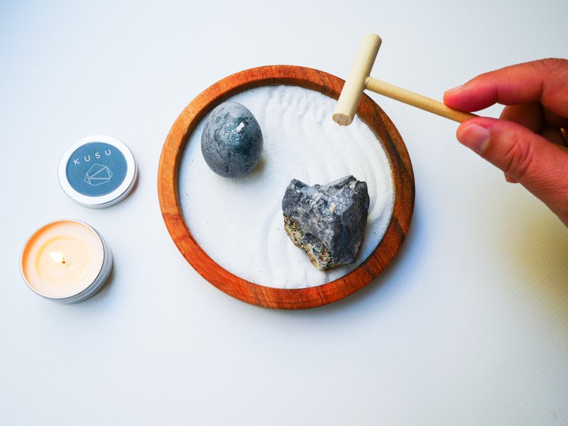 ZEN GARDEN CANDLE - 蜡烛/烛台 - 蜡 灰色