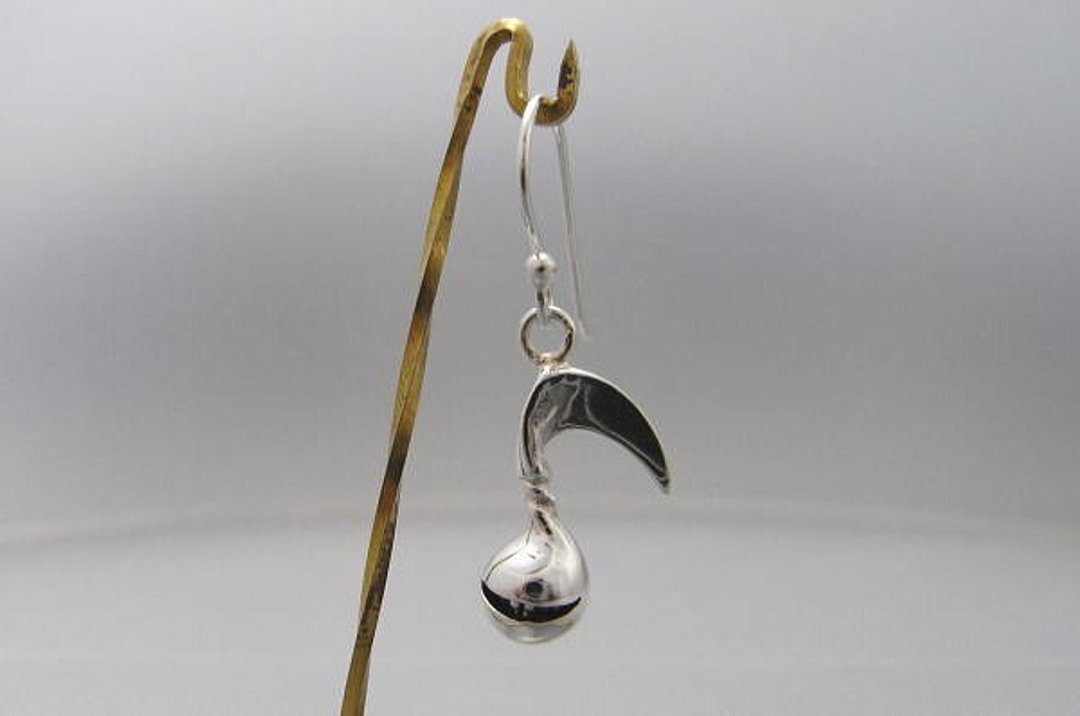 smile note Pierce (s_m-O.09) 音符 微笑 穿孔耳环 sterling silver earring sound note music - 耳环/耳夹 - 其他金属 银色