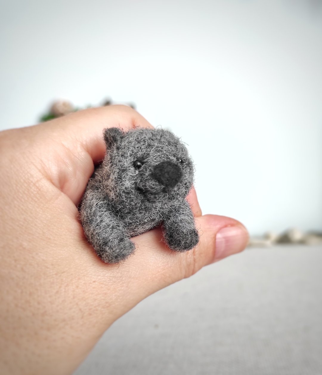 Wombat handmade wool felt  animal toy cute gift - 玩偶/公仔 - 羊毛 灰色