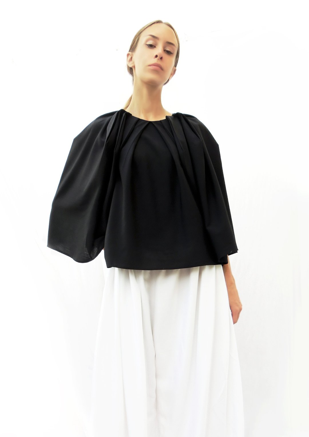 Squarish Pleats Top/ Navy / 100% Italian Virgin Wool - 女装上衣 - 羊毛 