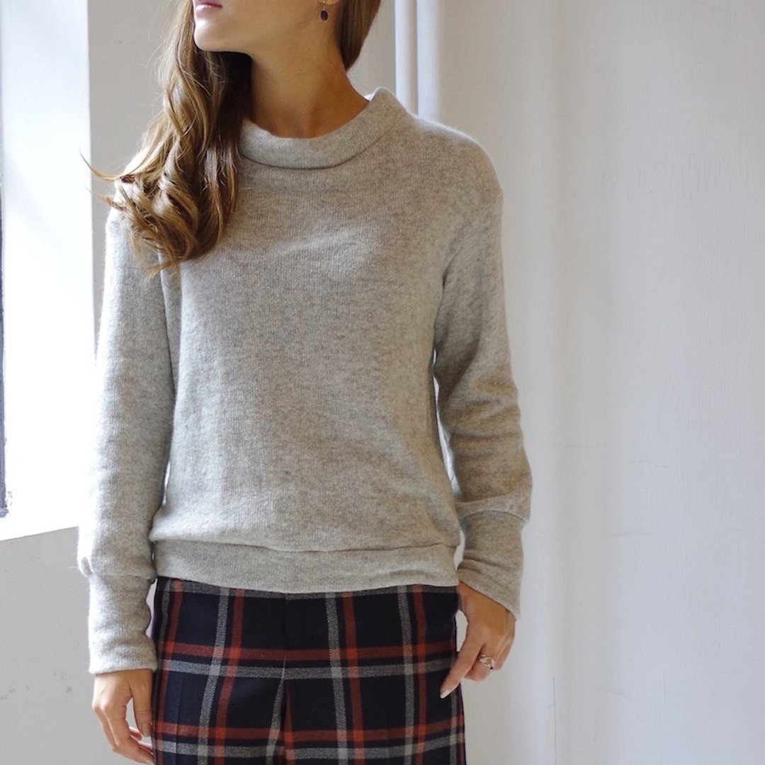 Made in Japan] Angola wool stitching crew neck pullover (light gray) - 女装针织衫/毛衣 - 其他材质 灰色