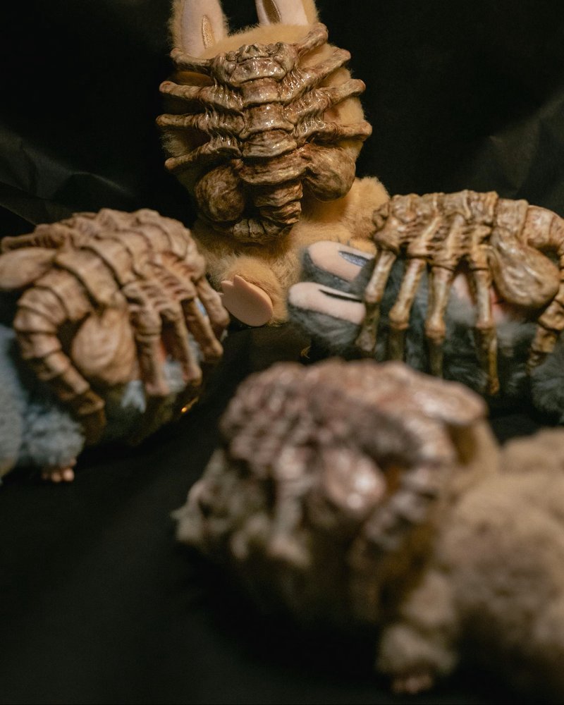 Labubu 异形抱脸虫面罩配件, Labubu Alien Facehugger Mask - 玩偶/公仔 - 树脂 卡其色