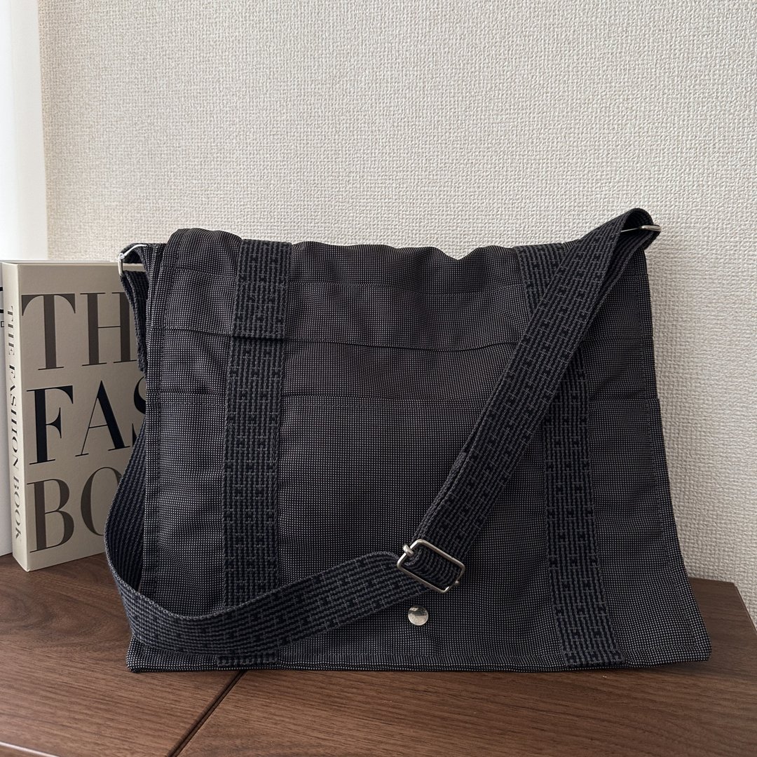 HERMÈS 爱马仕 Herline Bassace PM 帆布 黑色 肩背包 - 侧背包/斜挎包 - 棉 黑色