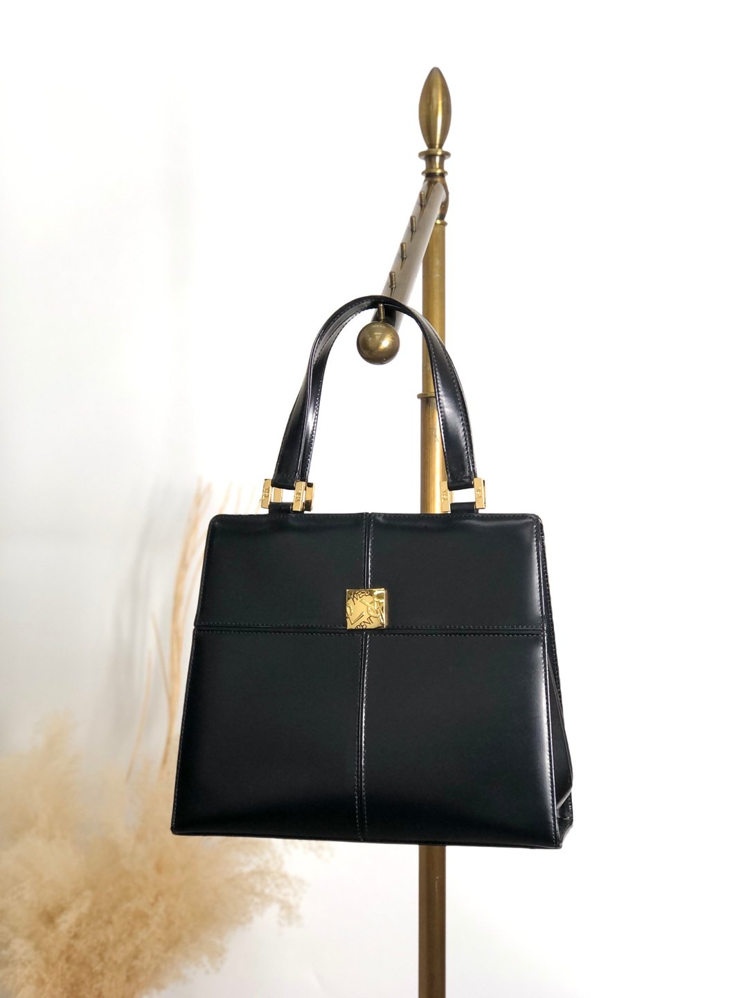 【日本直送 名牌中古包】Yves Saint Laurent 圣罗兰 手提包 黑色 方形 Logo 皮革 顶部提把 8d84s4 - 手提包/手提袋 - 真皮 黑色