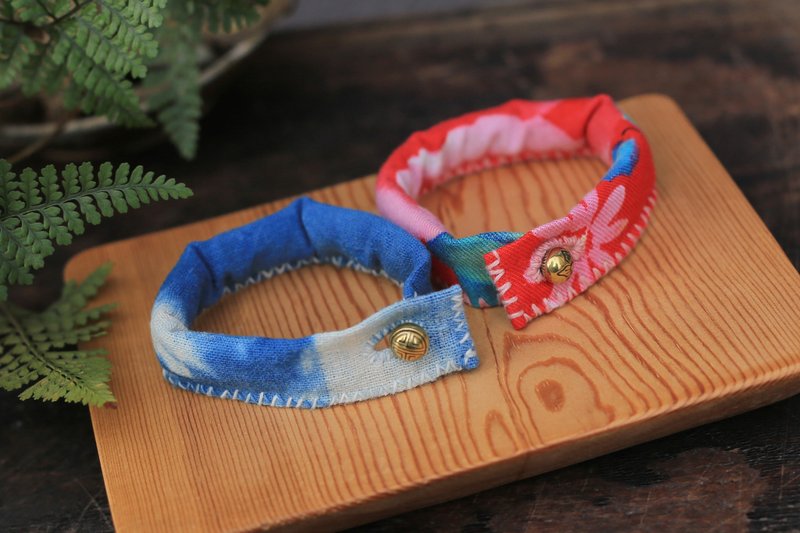 壹染指原创手缝布艺 | 紫梗小叶艾 香囊手环 | 草木染手织布 - 手链/手环 - 棉．麻 