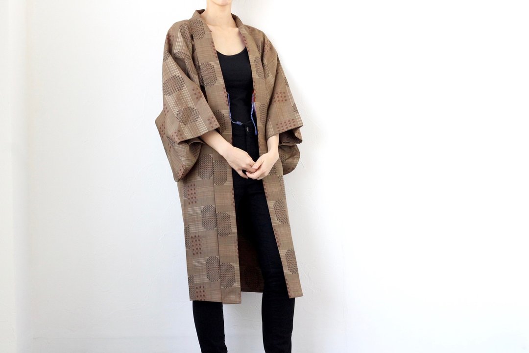 Japanese silk kimono, kimono jacket, traditional kimono, authentic kimono /3948 - 女装休闲/机能外套 - 丝．绢 咖啡色