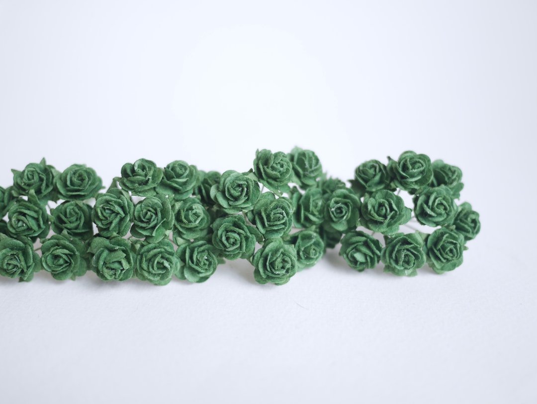 纸花，100朵，DIY用品，桑葚玫瑰尺寸1.5厘米，圣诞绿色。 - 其他 - 纸 绿色