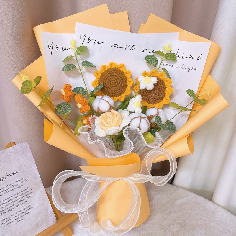 情人节礼盒  定制化礼物2025金色阳光 - 手工钩编黄色花束 - 干燥花/捧花 - 棉．麻 黄色