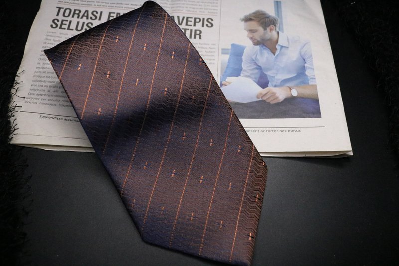 咖啡色斜纹真丝领带/型男绅士necktie - 领带/领带夹 - 丝．绢 咖啡色