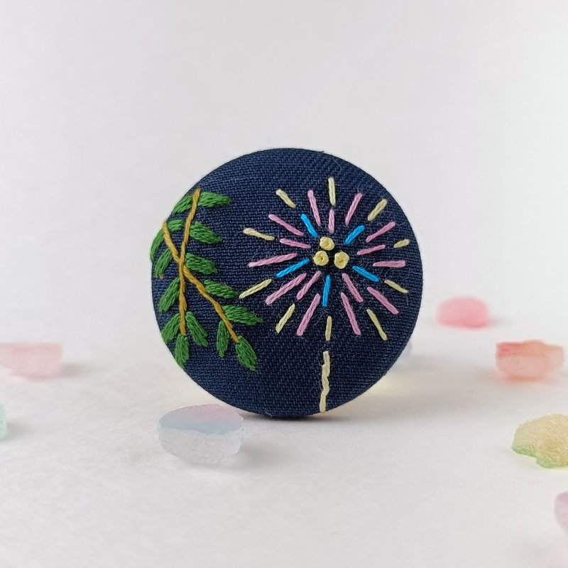 色彩缤纷的烟火刺绣胸针 - 胸针 - 棉．麻 多色