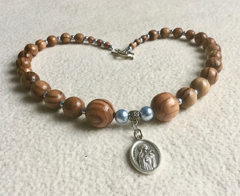 以色列进口橄榄木&施华洛世奇水晶珍珠结合圣女小德兰圣牌8231605 - 项链 - 木头 咖啡色