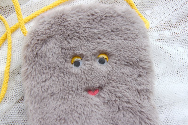 兔咪原创 灰毛毛斜背包 - 侧背包/斜挎包 - 其他材质 