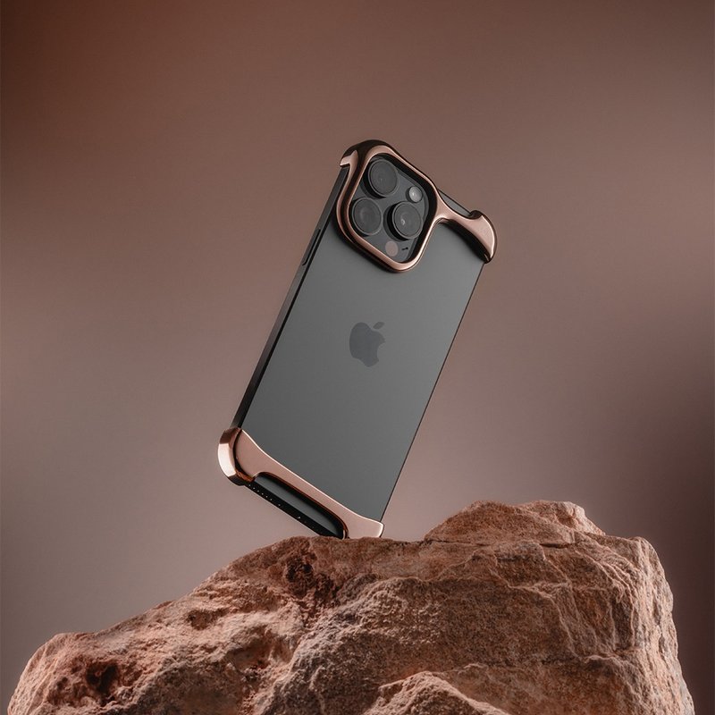 ARC | Arc Pulse iPhone 16 Pro 手机壳 玫瑰铜 - 手机壳/手机套 - 铝合金 金色