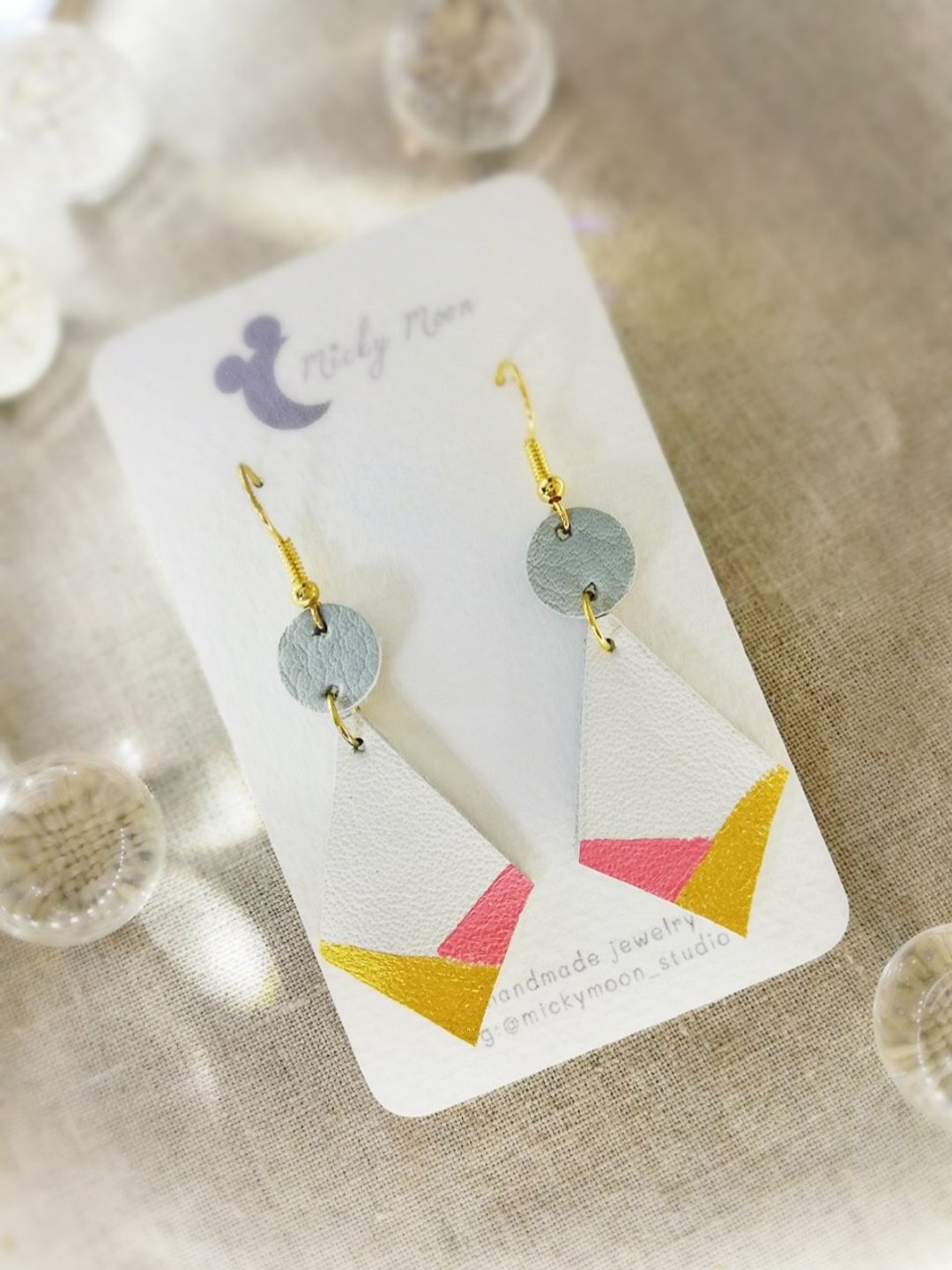 Geometric Handmade leather earring white blue pink and gold color - 耳环/耳夹 - 真皮 白色