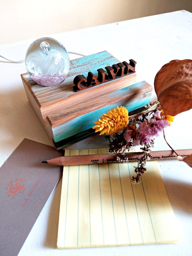 桧木晶球灯名片座 晶球颜色1深蓝 2蓝绿 3白 免费客制刻字服务 - 名片架/名片座 - 木头 咖啡色