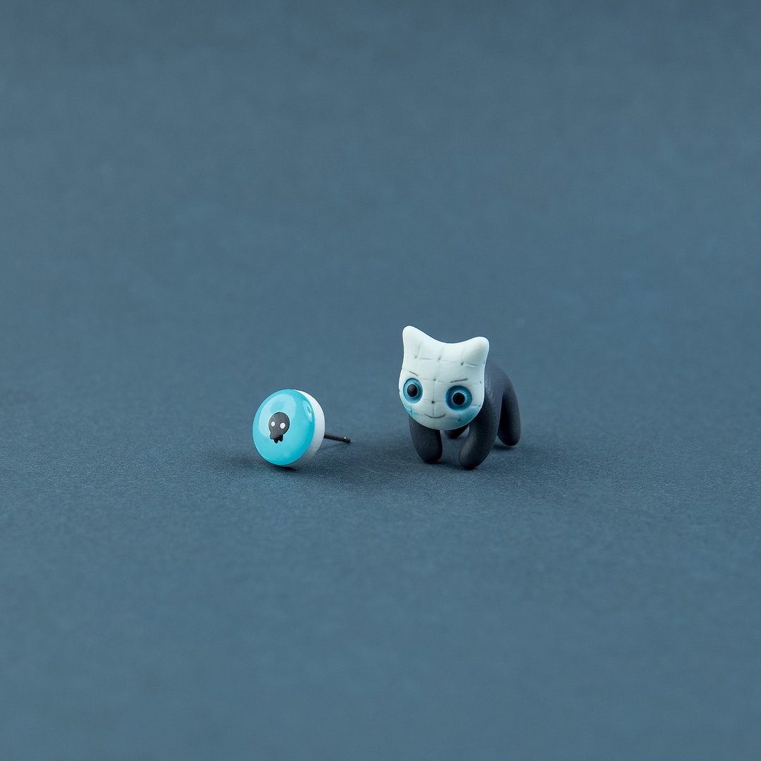 Pinhead Cat - Polymer Clay Earrings, Handmade&Handpaited Catlover Gift - 耳环/耳夹 - 粘土 蓝色
