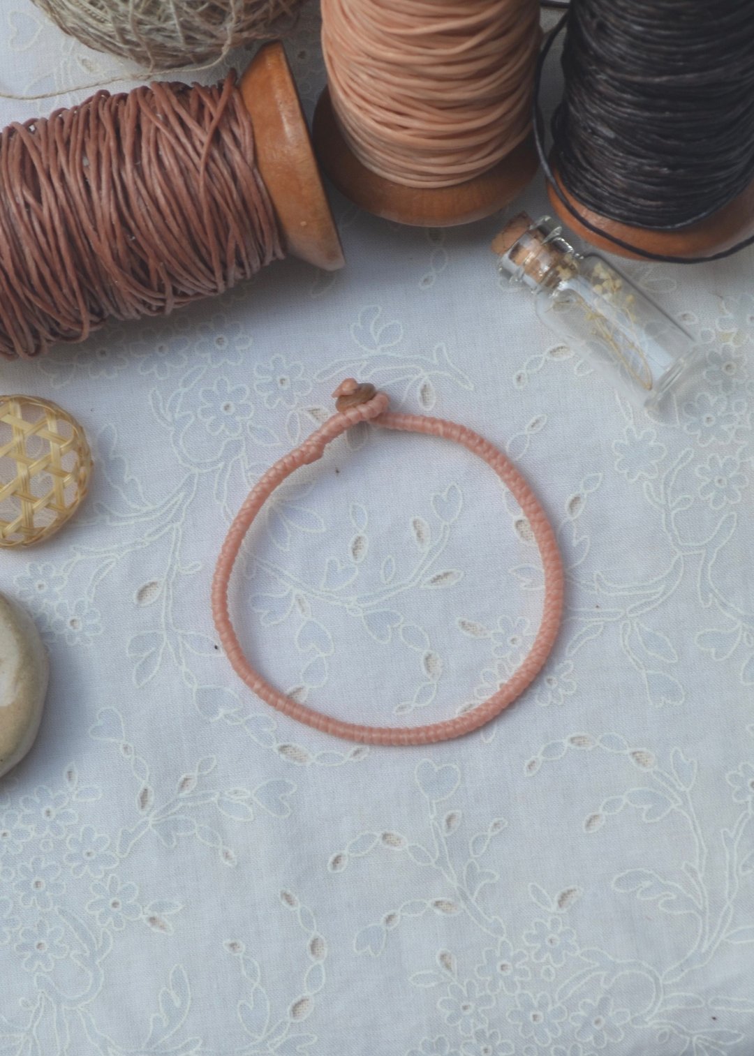 plain bracelet in peach - 手链/手环 - 棉．麻 