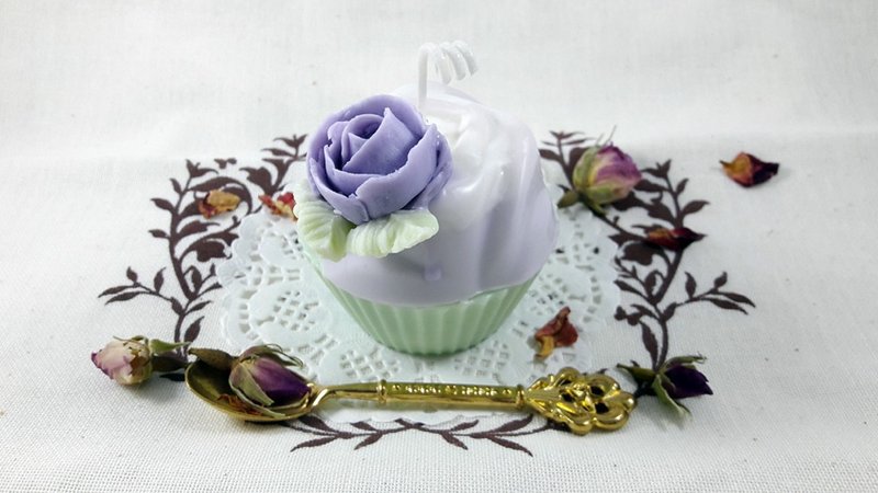 【miss coco香氛日志】花园香氛♥杯子蛋糕挤花香氛大豆蜡烛 - 蜡烛/烛台 - 植物．花 紫色