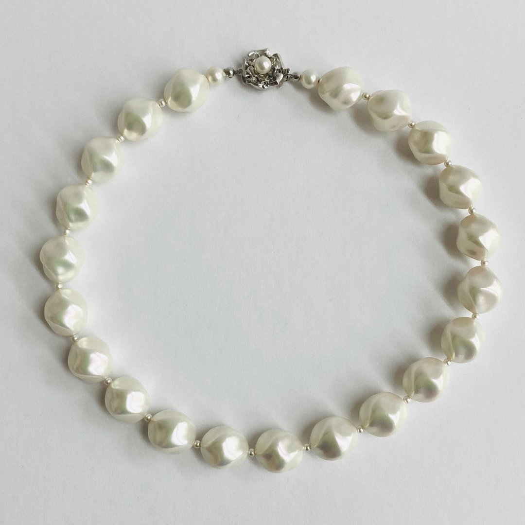 树脂巴洛克珍珠项链／14x16mm，全长约 42cm／白粉色／R／日本制造 - 项链 - 塑料 白色