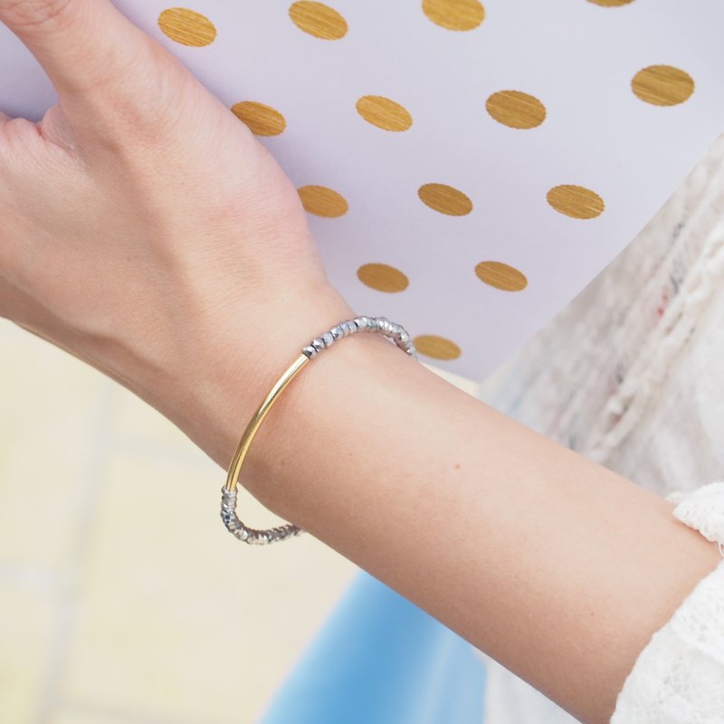 《KeepitPetite》闪亮深银灰捷克珠・镀14K金弯管・手环手链 - 手链/手环 - 其他材质 灰色