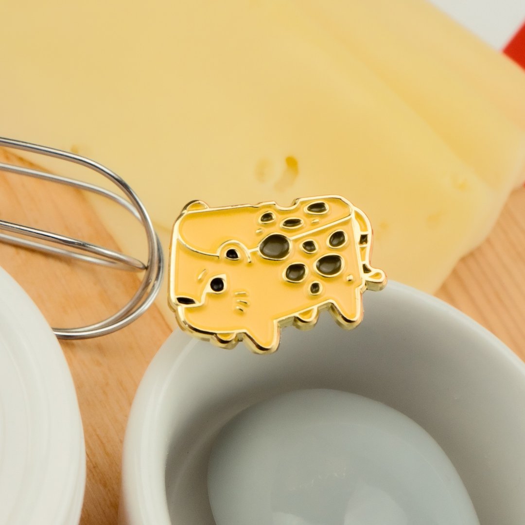 Cheetah Cheese Enamel Pin — the cutest gift for a cheese lover! - 徽章/别针 - 其他金属 橘色
