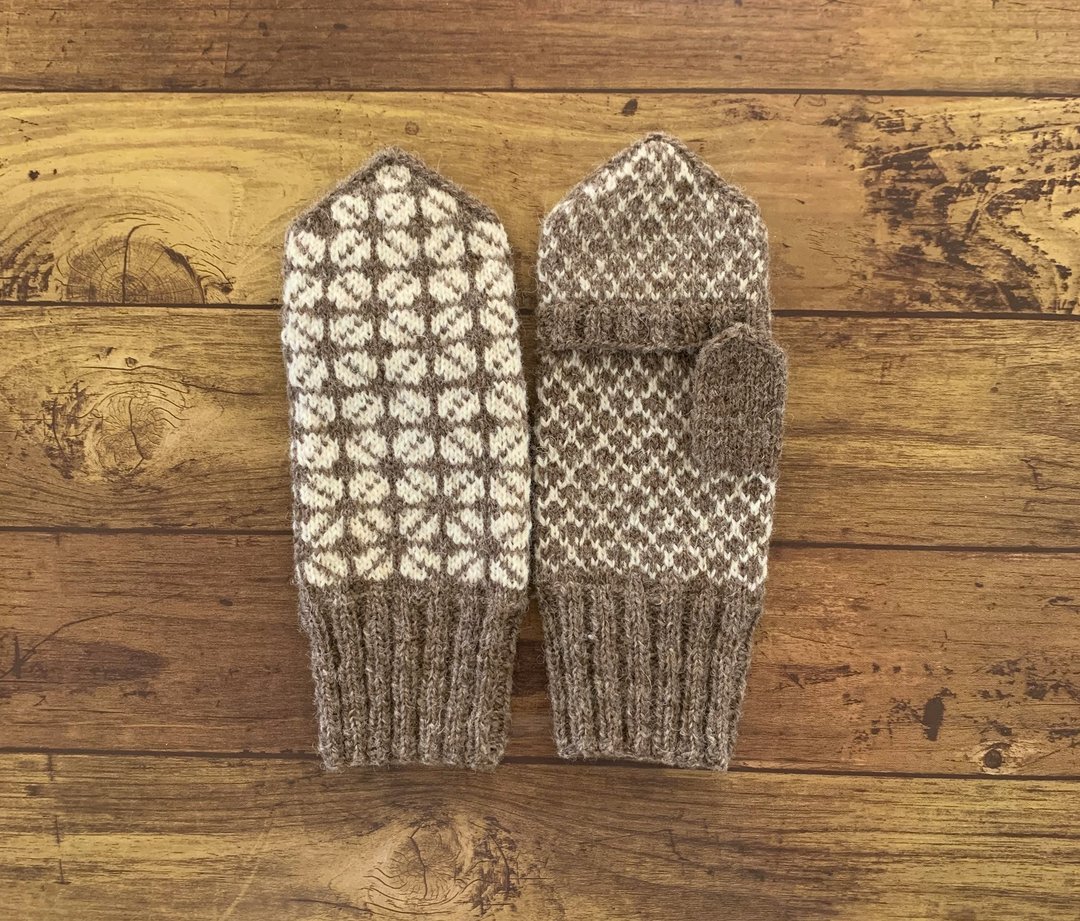 Latvian traditional pattern cover mitten cafe au lait - 手套 - 羊毛 咖啡色