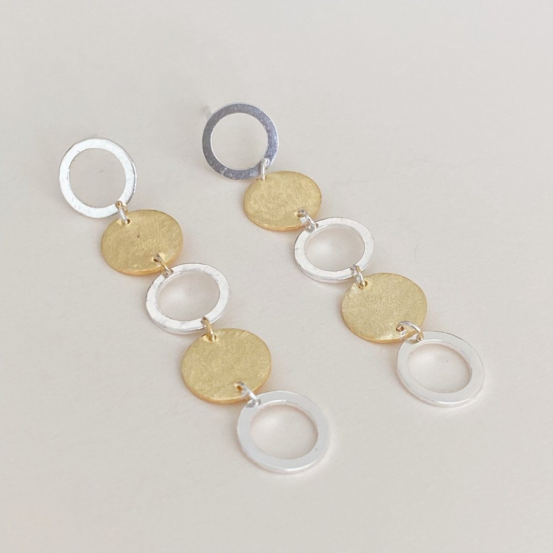 Long Earrings Handmade Minimalist Style Circle & Gold Plated 925 Sterling Silver - 耳环/耳夹 - 银 银色
