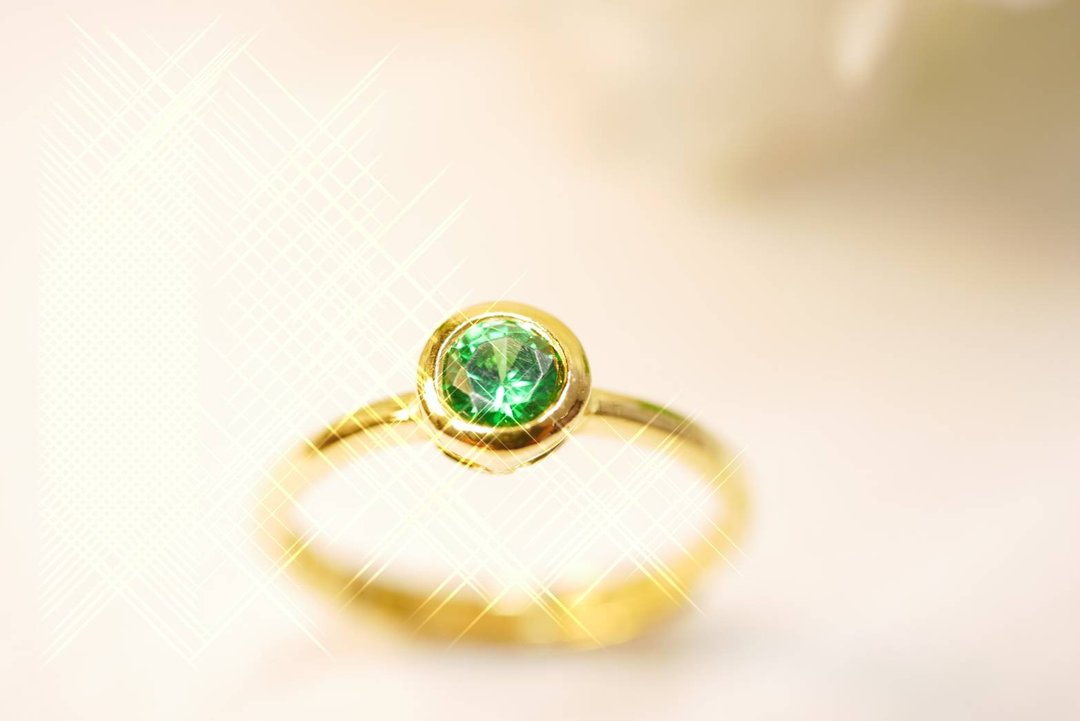 黄金戒指-绿锆石戒-女戒 - 戒指 - 24k 金 金色