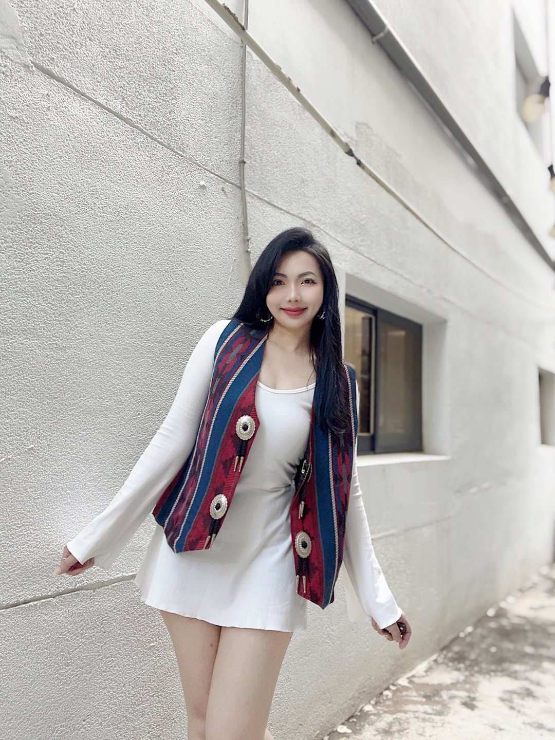 红蓝色直纹开扣式 美国民俗图腾刺绣单面V领薄料棉麻开襟背心 - 女装背心 - 棉 多色